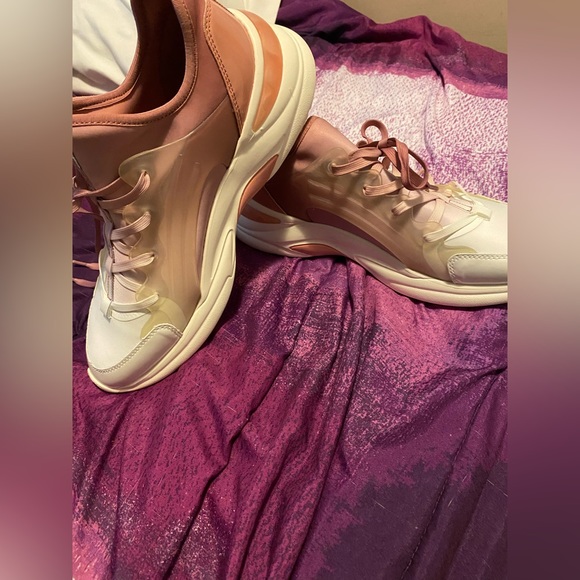 Pink & white sneakers - Picture 3 of 4